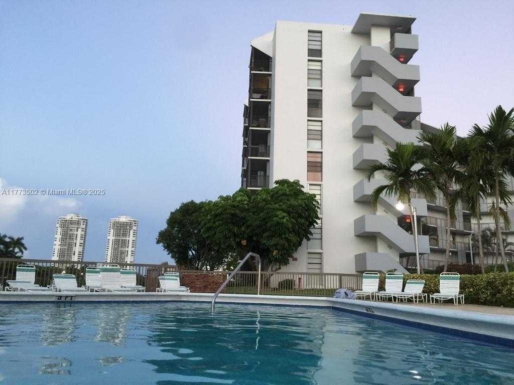 Small Image of 3475 NORTH COUNTRY CLUB DR #609, Aventura Number 18