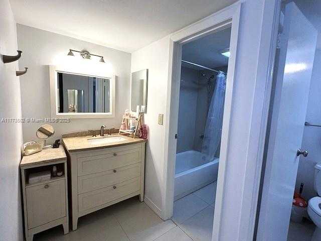 Small Image of 3475 NORTH COUNTRY CLUB DR #609, Aventura Number 5