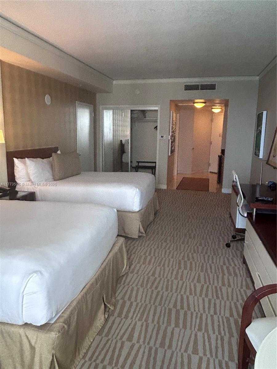 Small Image of 18001 COLLINS AVE #2206, Sunny Isles Beach Number 4