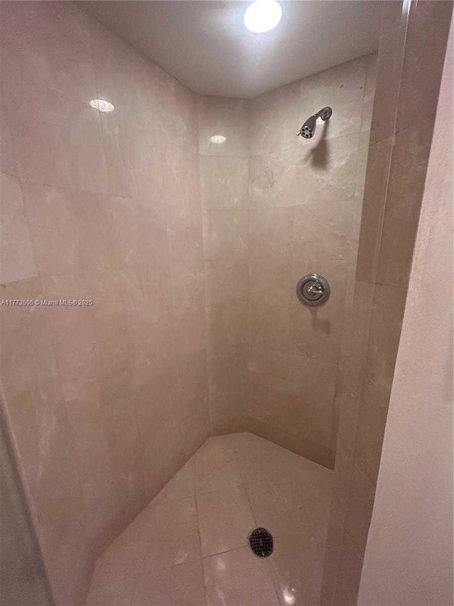 Small Image of 18001 COLLINS AVE #2206, Sunny Isles Beach Number 7