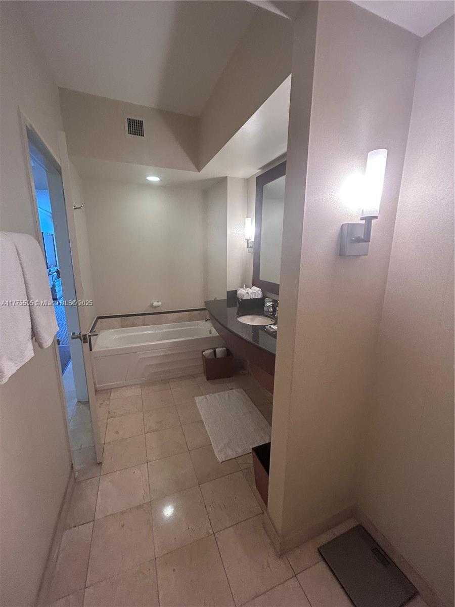 Small Image of 18001 COLLINS AVE #2206, Sunny Isles Beach Number 8