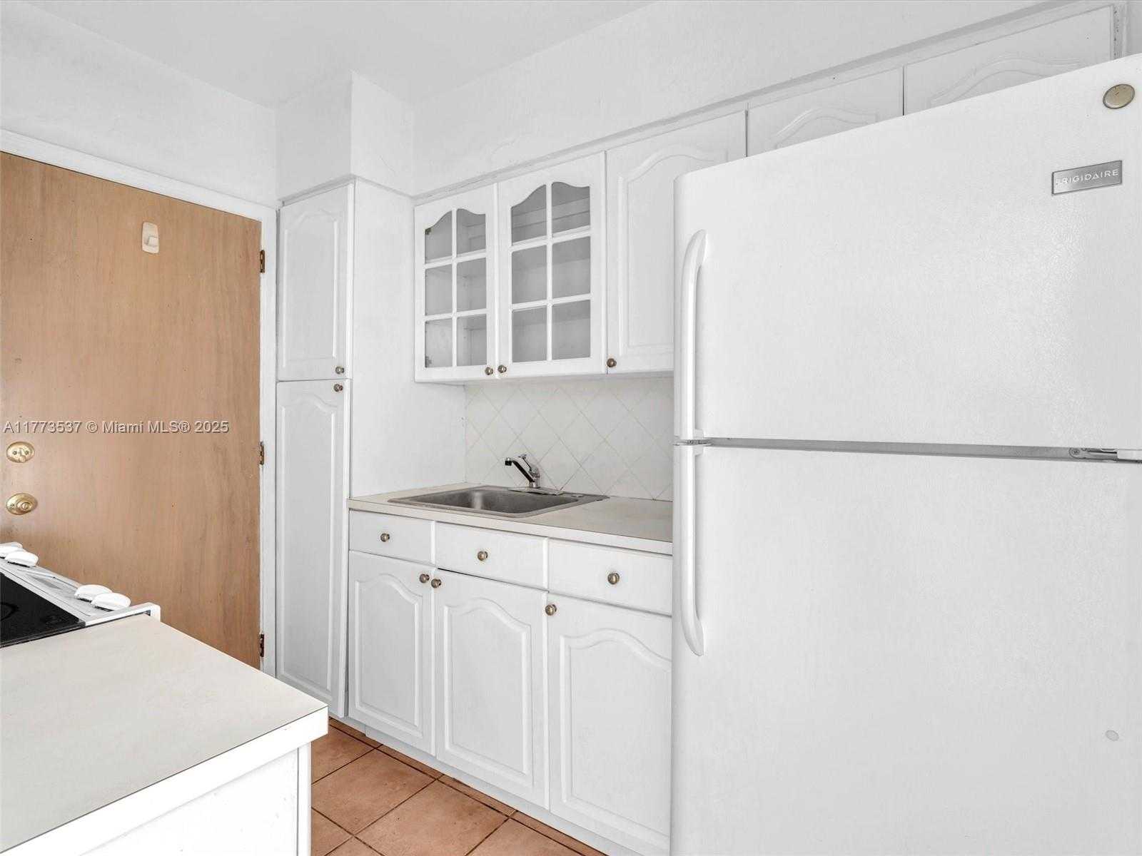Small Image of 1408 BRICKELL BAY DR #816, Miami Number 15