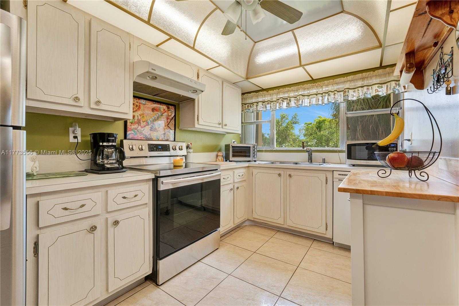 Small Image of 922 NORTH EAST 199TH ST #206, Miami Number 13
