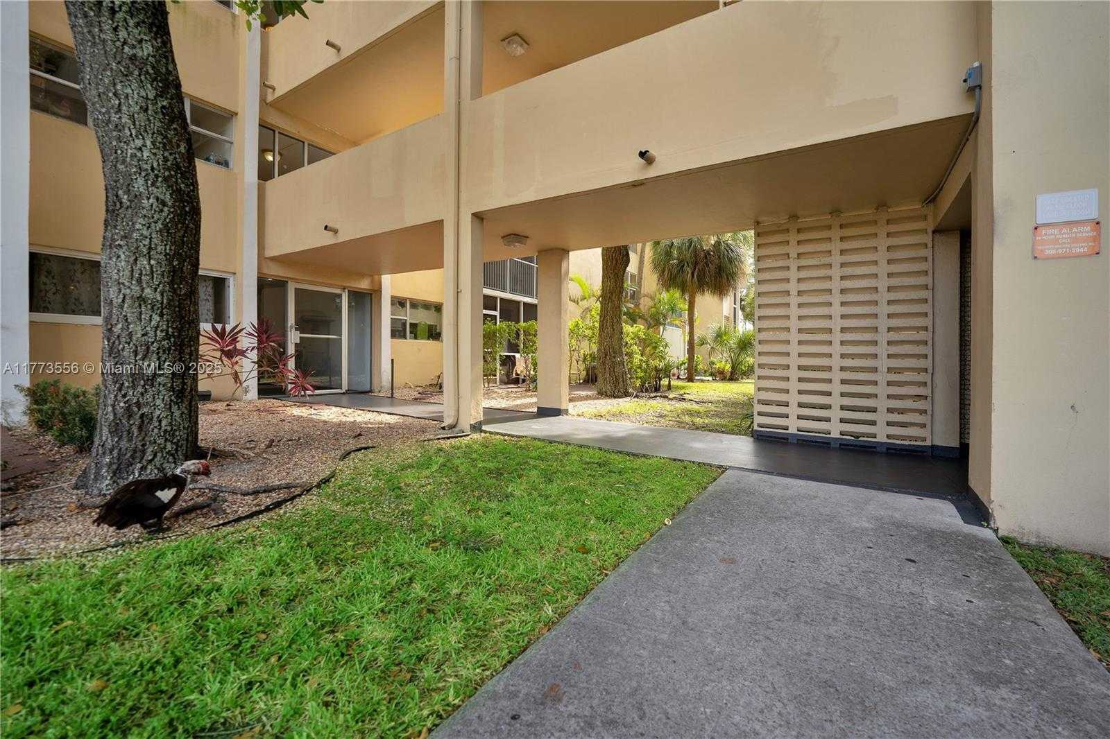 Small Image of 922 NORTH EAST 199TH ST #206, Miami Number 2