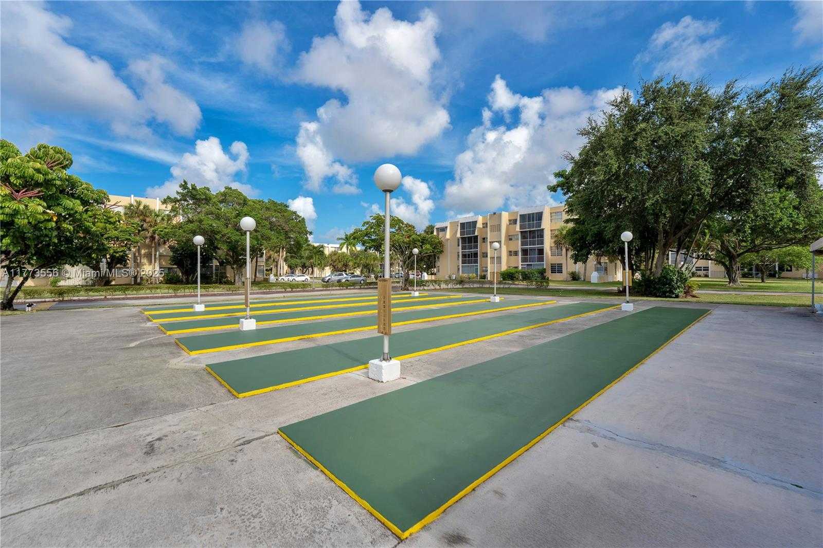 Small Image of 922 NORTH EAST 199TH ST #206, Miami Number 26