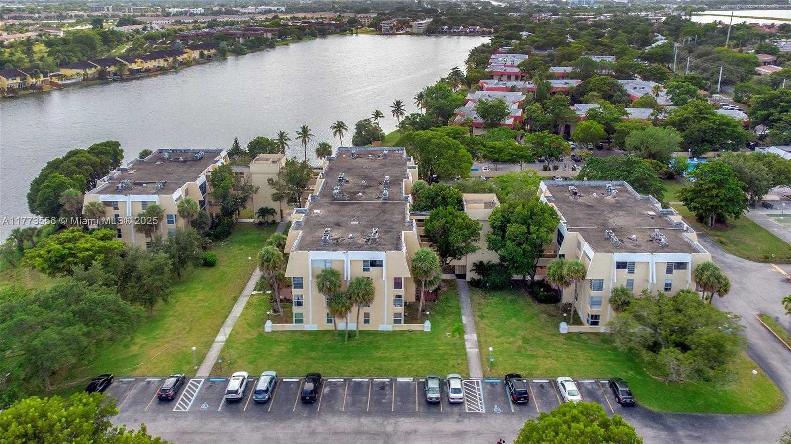 Small Image of 922 NORTH EAST 199TH ST #206, Miami Number 28
