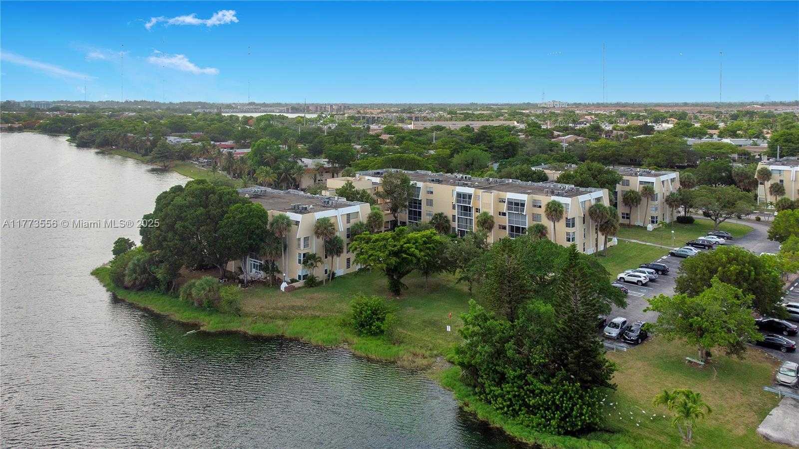 Small Image of 922 NORTH EAST 199TH ST #206, Miami Number 29