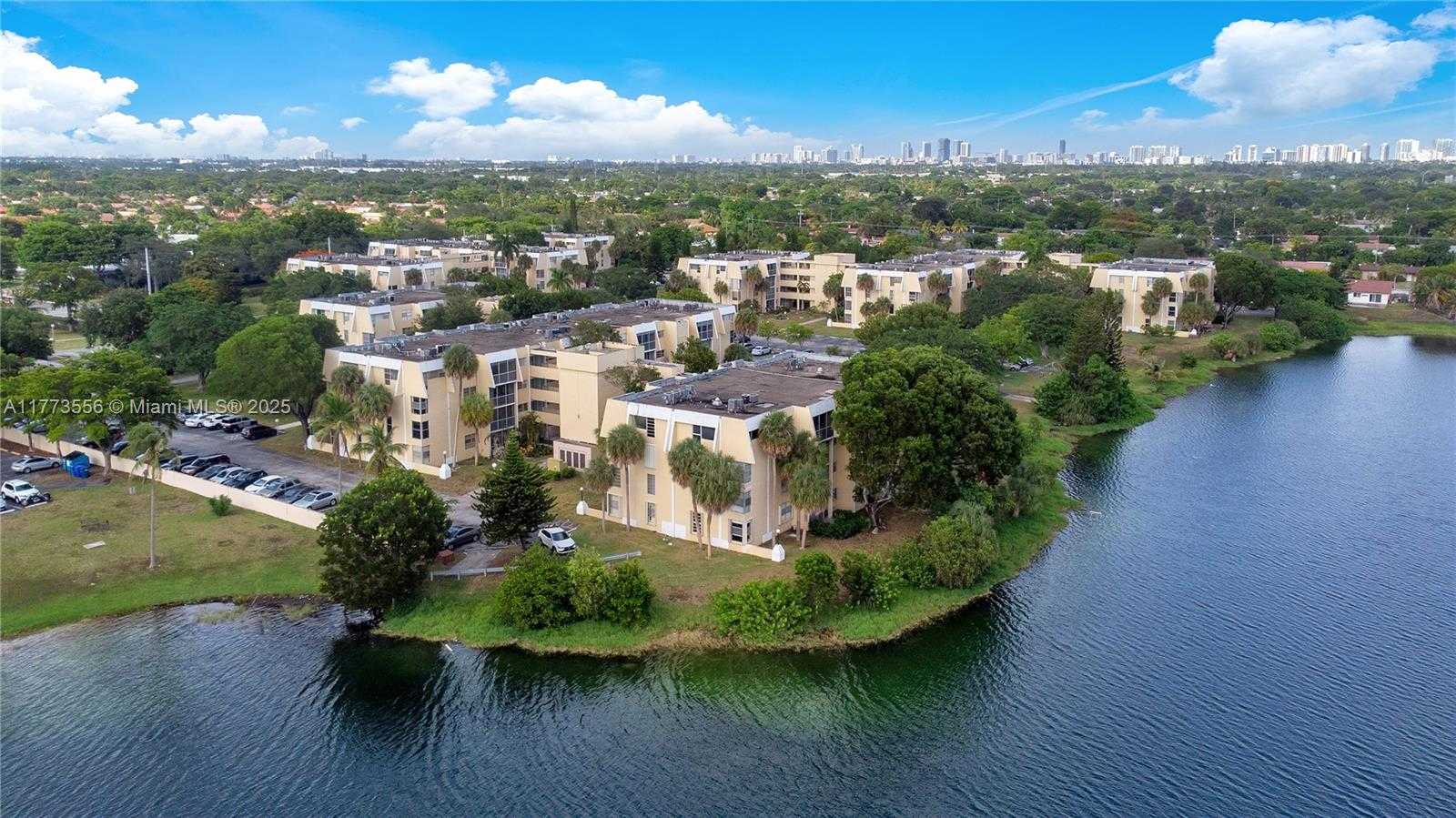 Small Image of 922 NORTH EAST 199TH ST #206, Miami Number 30