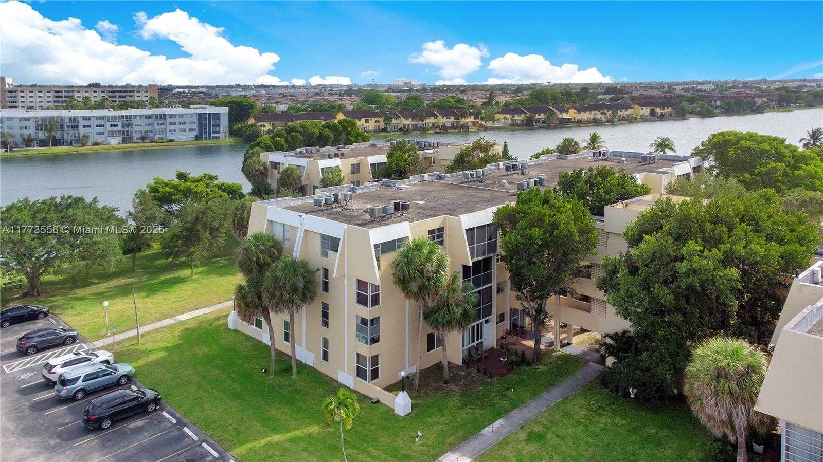 Small Image of 922 NORTH EAST 199TH ST #206, Miami Number 34