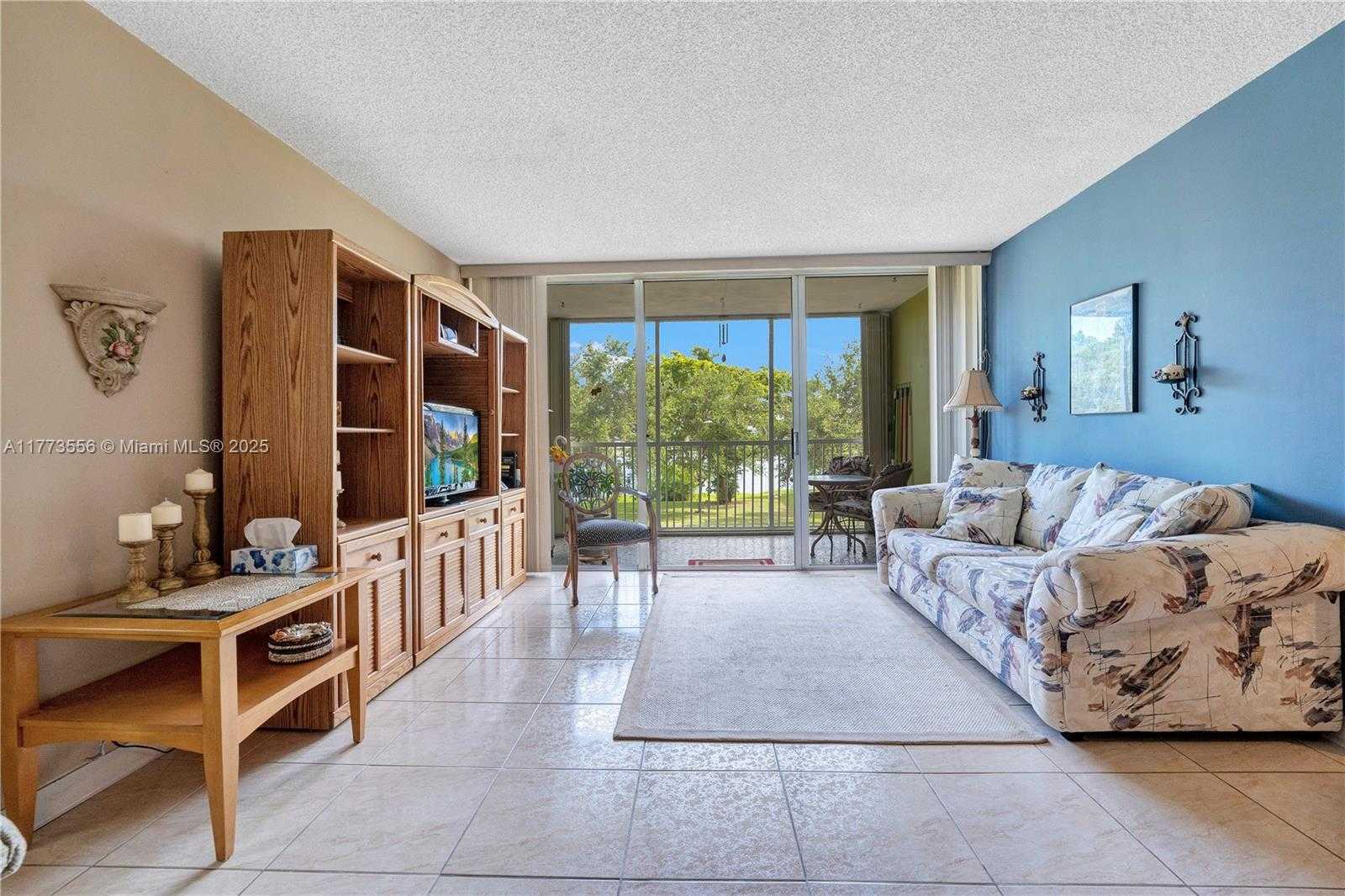 Small Image of 922 NORTH EAST 199TH ST #206, Miami Number 5