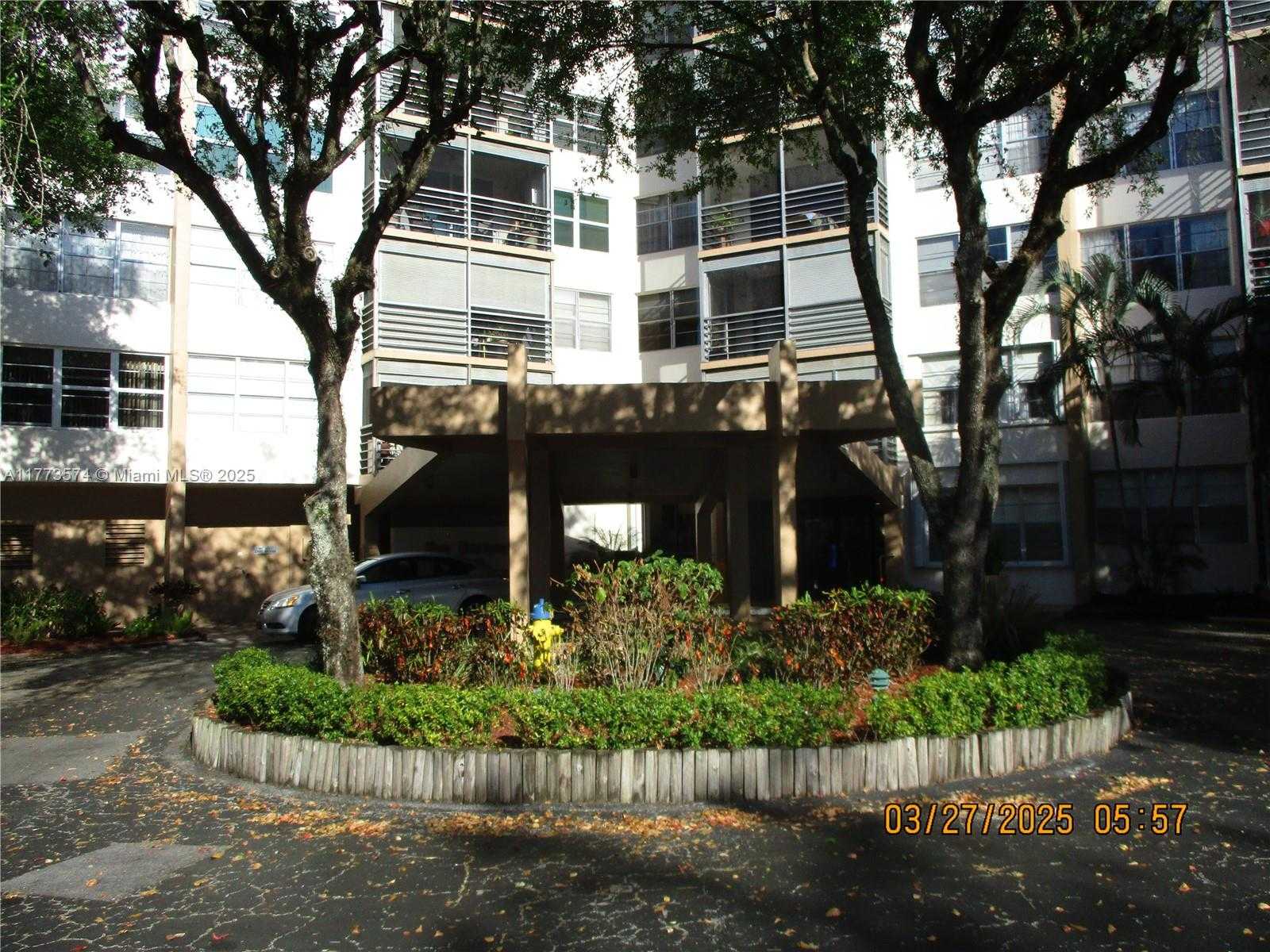 Small Image of 1300 SAINT CHARLES PL #PH6, Pembroke Pines Number 2
