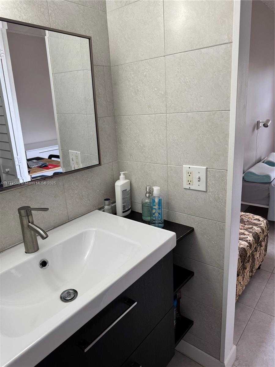 Small Image of 2786 NORTH WEST 104TH AVE #101, Sunrise Number 28