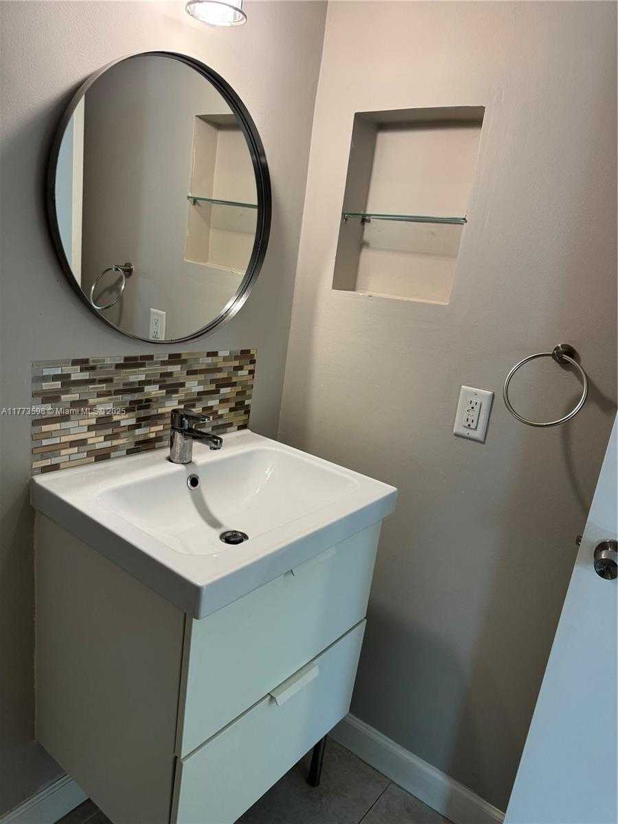 Small Image of 2786 NORTH WEST 104TH AVE #101, Sunrise Number 34