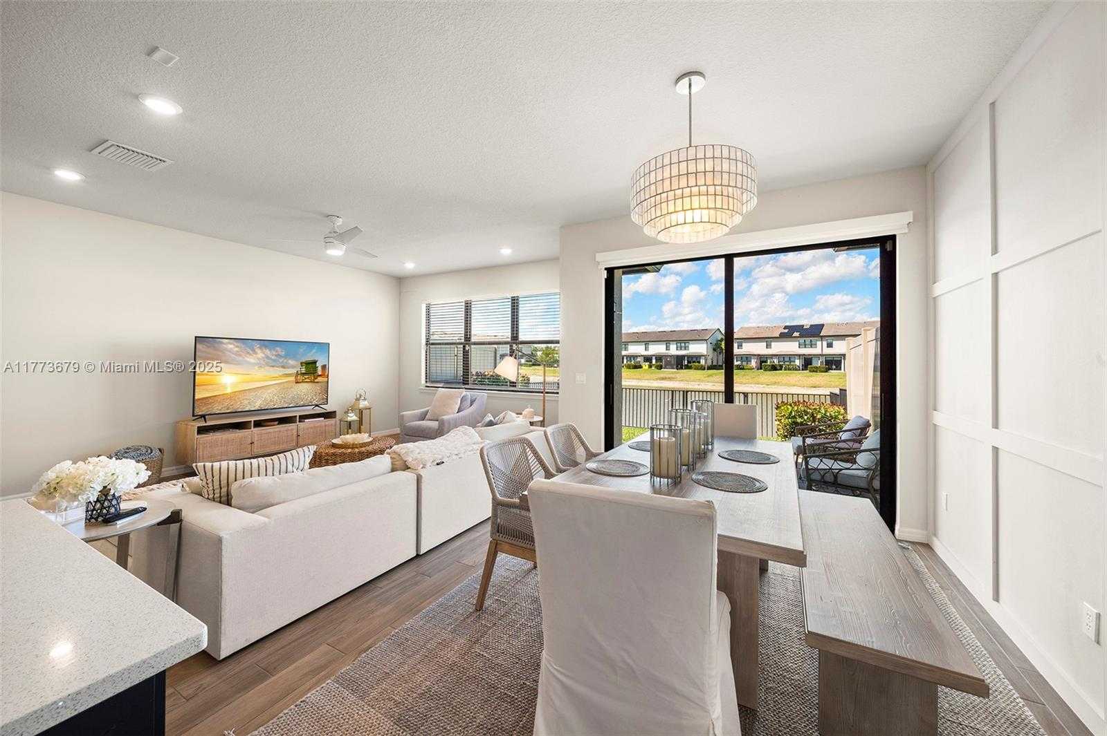 Small Image of 2193 APPLETON CIRCLE S, Oakland Park Number 10