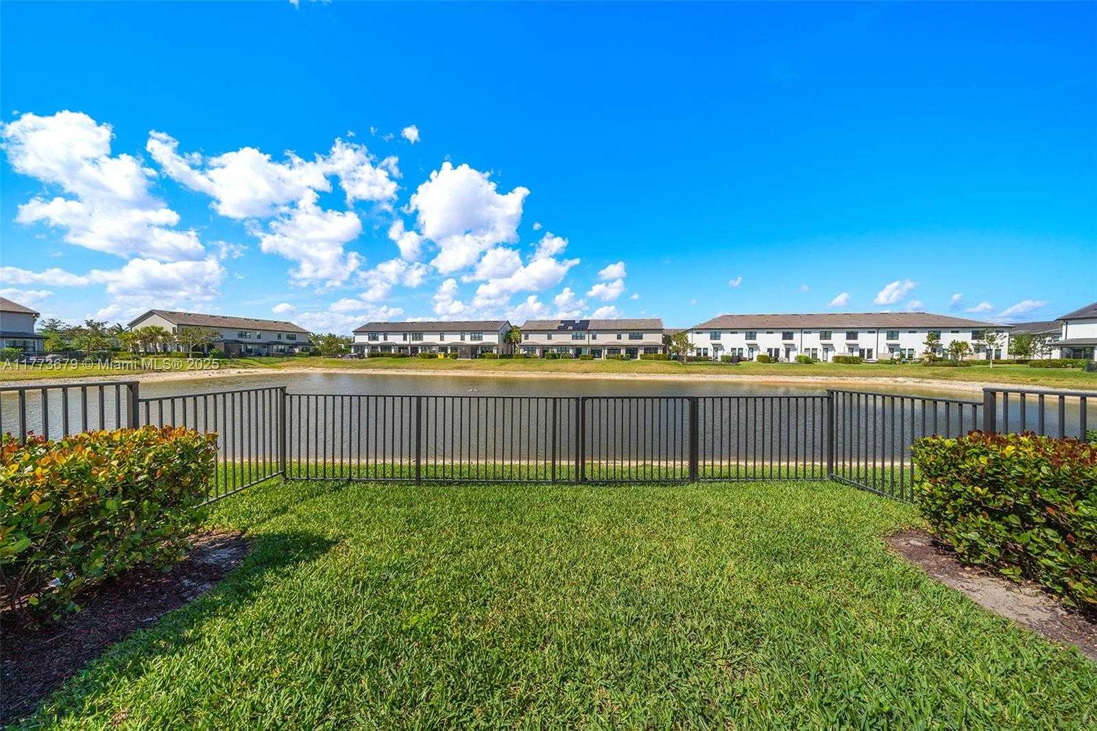 Small Image of 2193 APPLETON CIRCLE S, Oakland Park Number 12