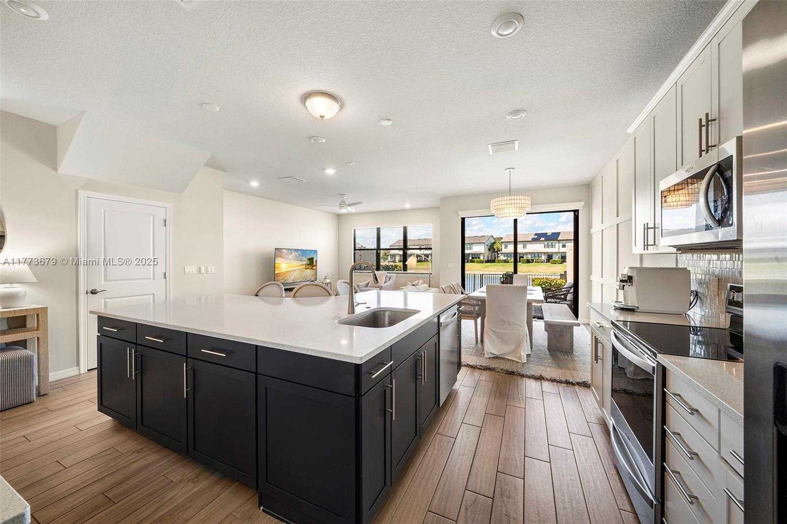 Small Image of 2193 APPLETON CIRCLE S, Oakland Park Number 8