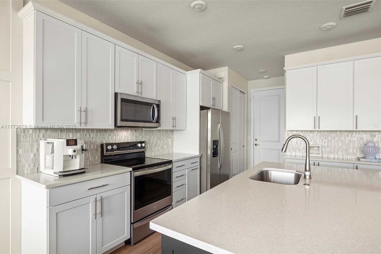 Small Image of 2193 APPLETON CIRCLE S, Oakland Park Number 9