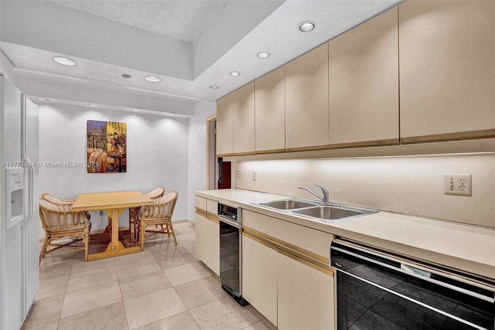 Small Image of 10175 COLLINS AVE #404, Bal Harbour Number 23