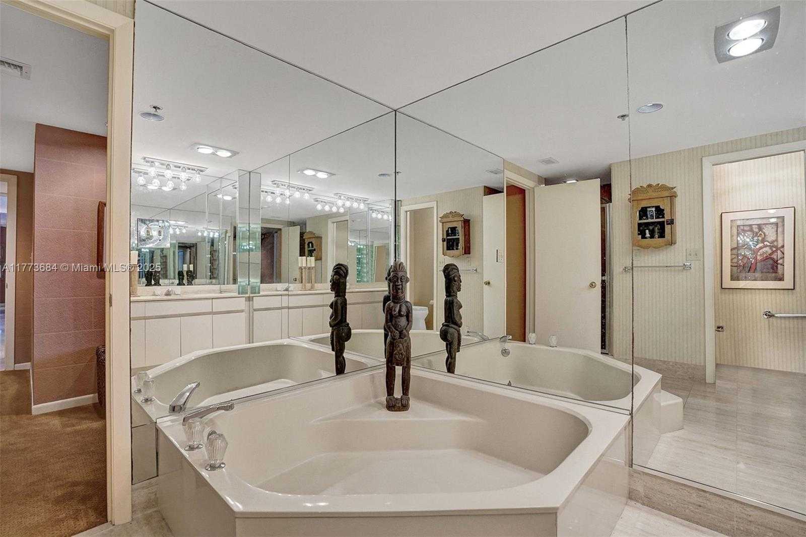 Small Image of 10175 COLLINS AVE #404, Bal Harbour Number 38