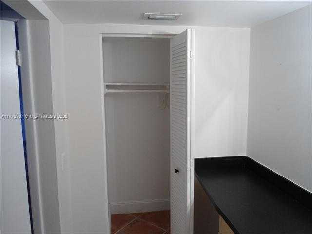 Small Image of 1801 SOUTH TREASURE DR #214, North Bay Village Number 11