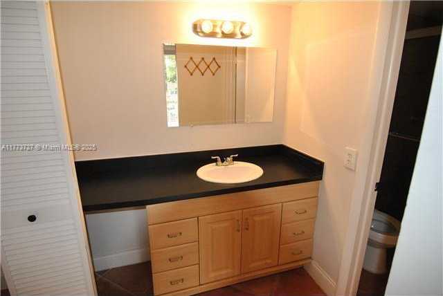 Small Image of 1801 SOUTH TREASURE DR #214, North Bay Village Number 12