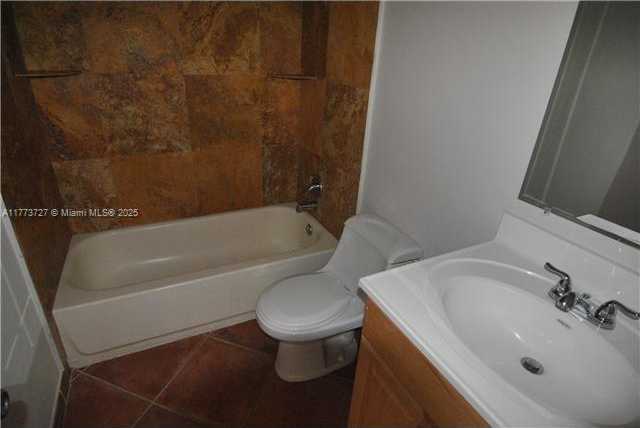 Small Image of 1801 SOUTH TREASURE DR #214, North Bay Village Number 13