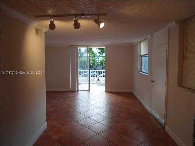 Small Image of 1801 SOUTH TREASURE DR #214, North Bay Village Number 3