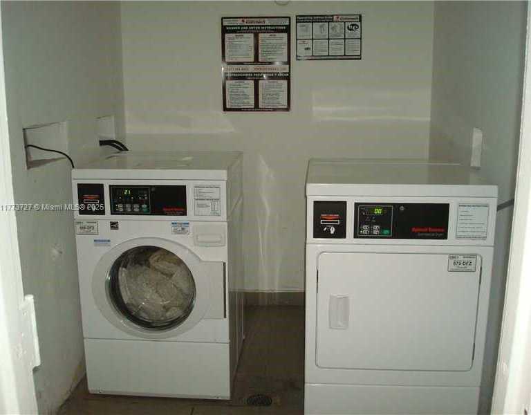 Small Image of 1801 SOUTH TREASURE DR #214, North Bay Village Number 37