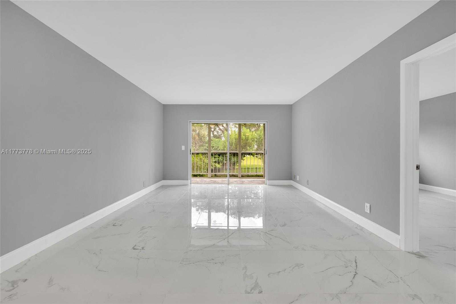 Small Image of 1201 HILLCREST CT #204, Hollywood Number 11
