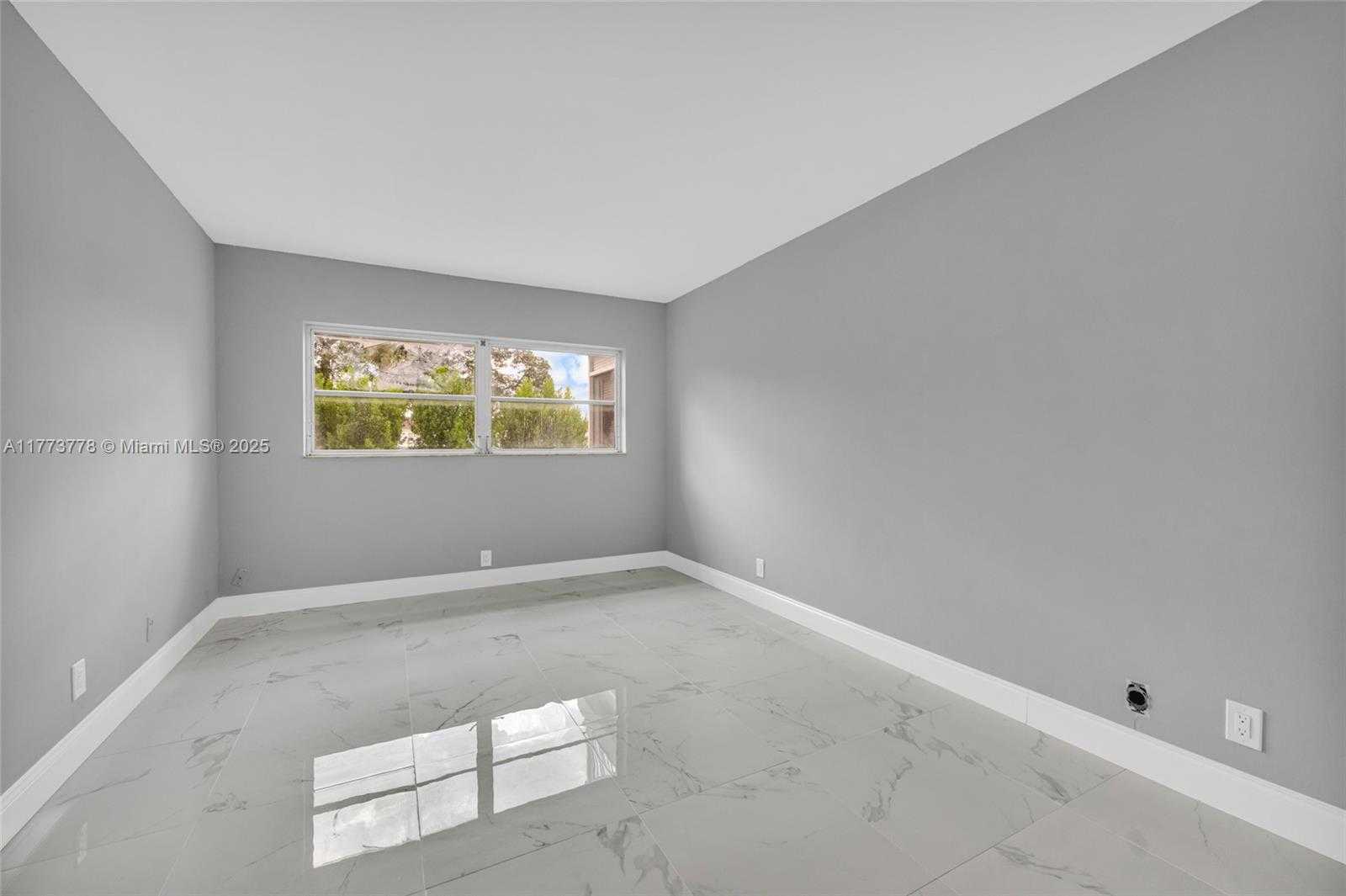 Small Image of 1201 HILLCREST CT #204, Hollywood Number 15