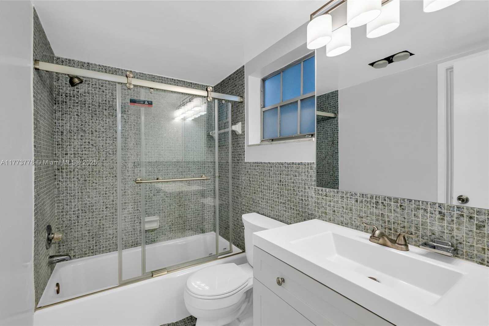 Small Image of 1201 HILLCREST CT #204, Hollywood Number 20