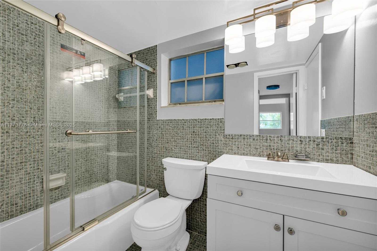 Small Image of 1201 HILLCREST CT #204, Hollywood Number 21