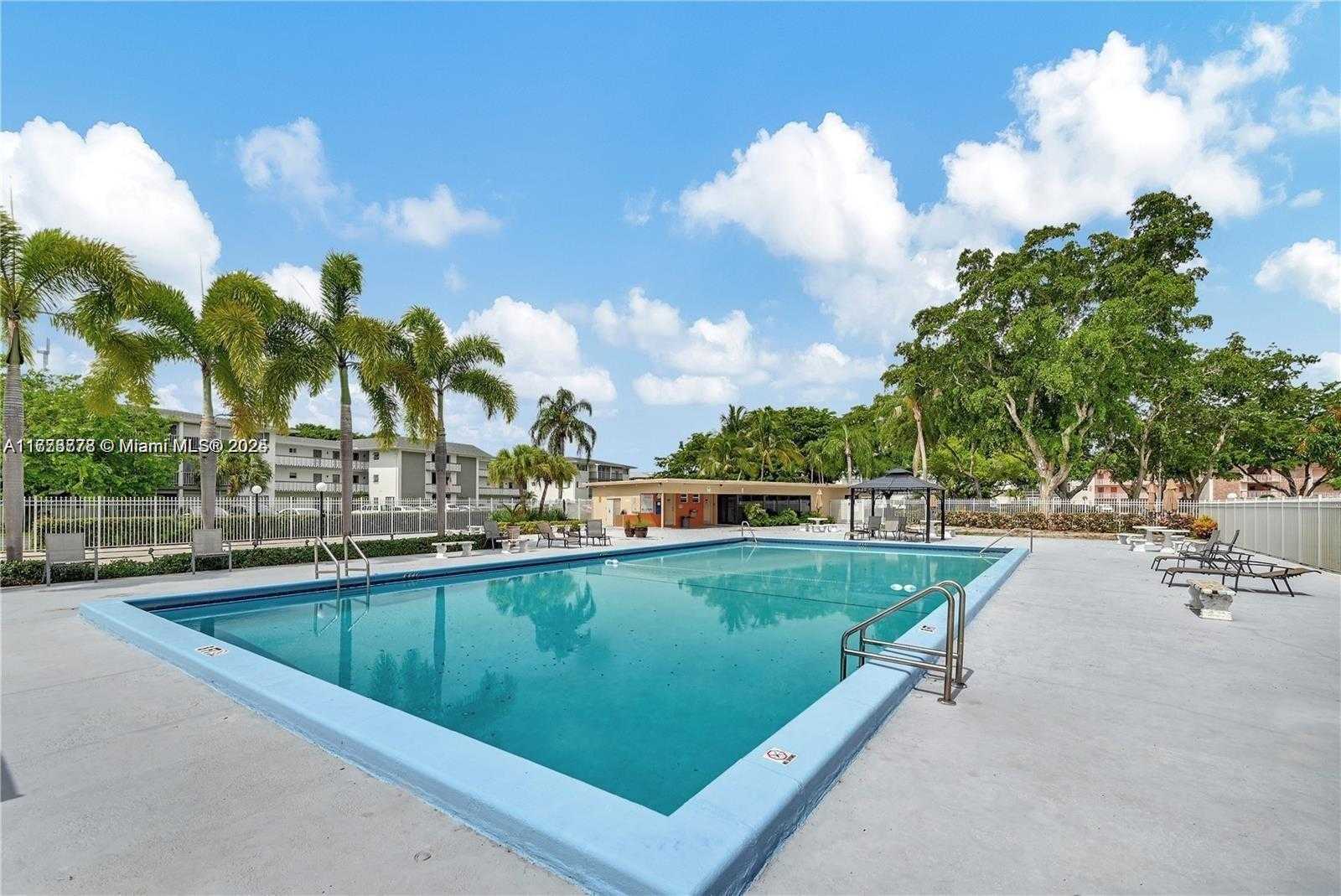 Small Image of 1201 HILLCREST CT #204, Hollywood Number 26