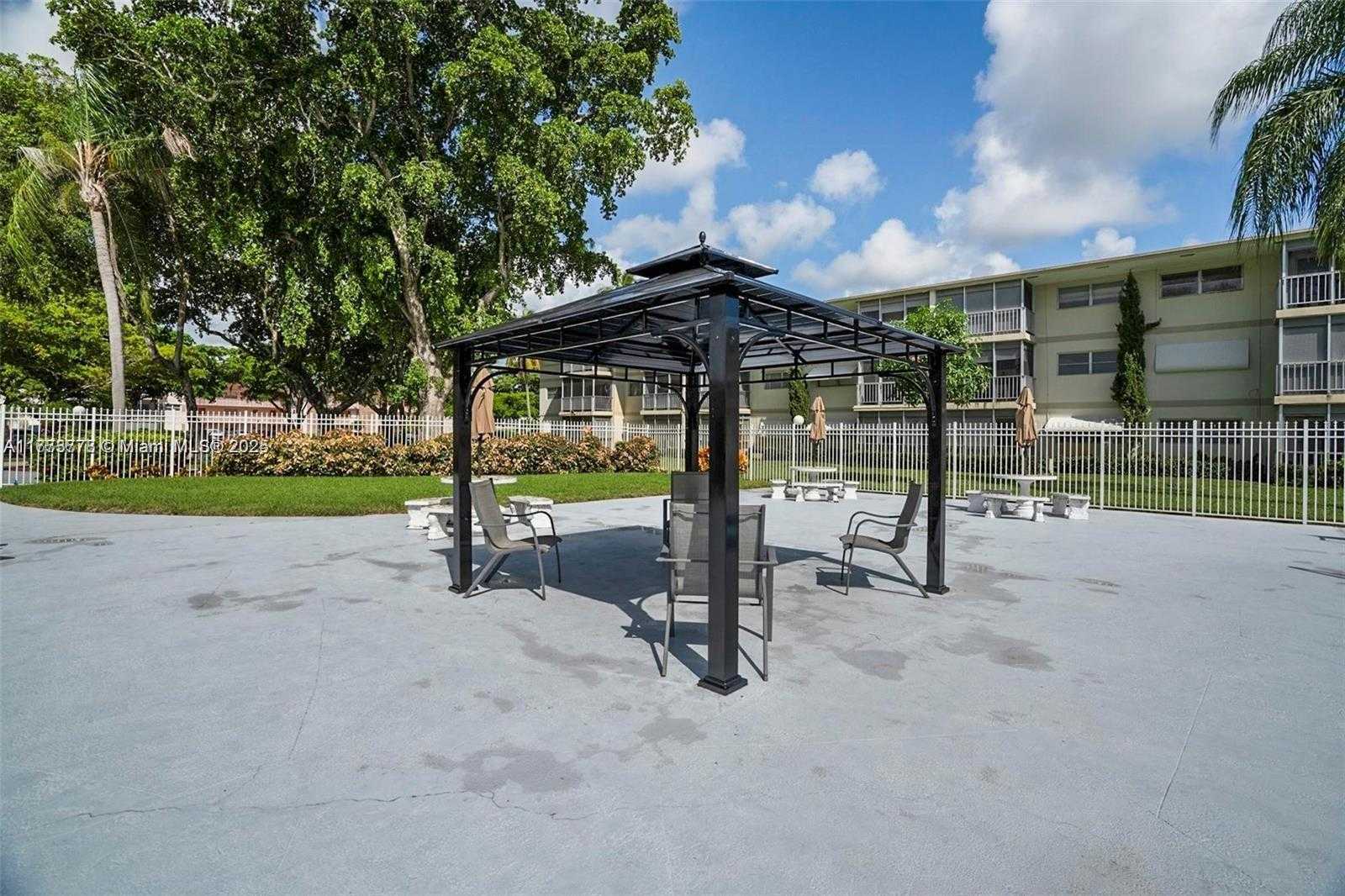 Small Image of 1201 HILLCREST CT #204, Hollywood Number 27