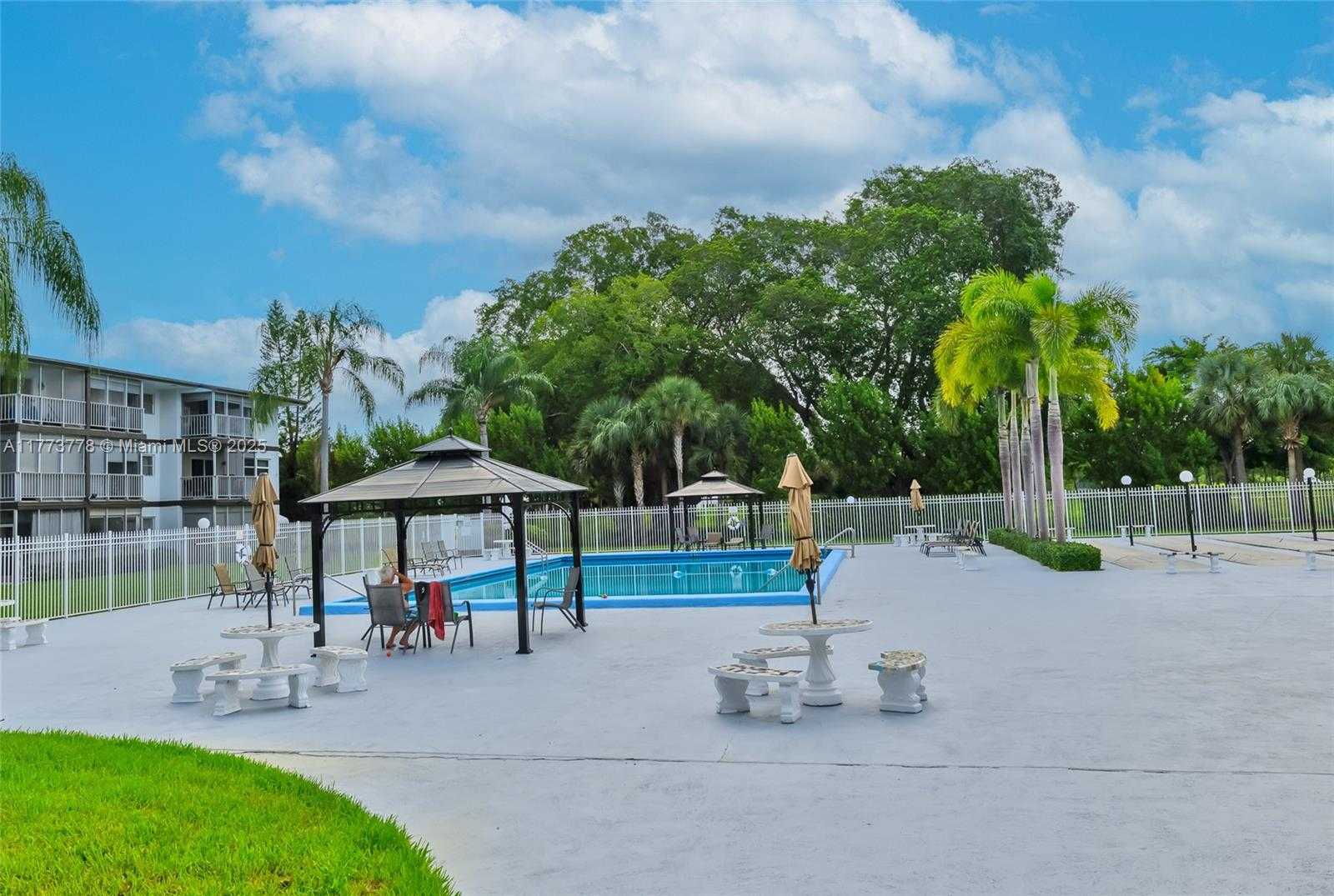Small Image of 1201 HILLCREST CT #204, Hollywood Number 30