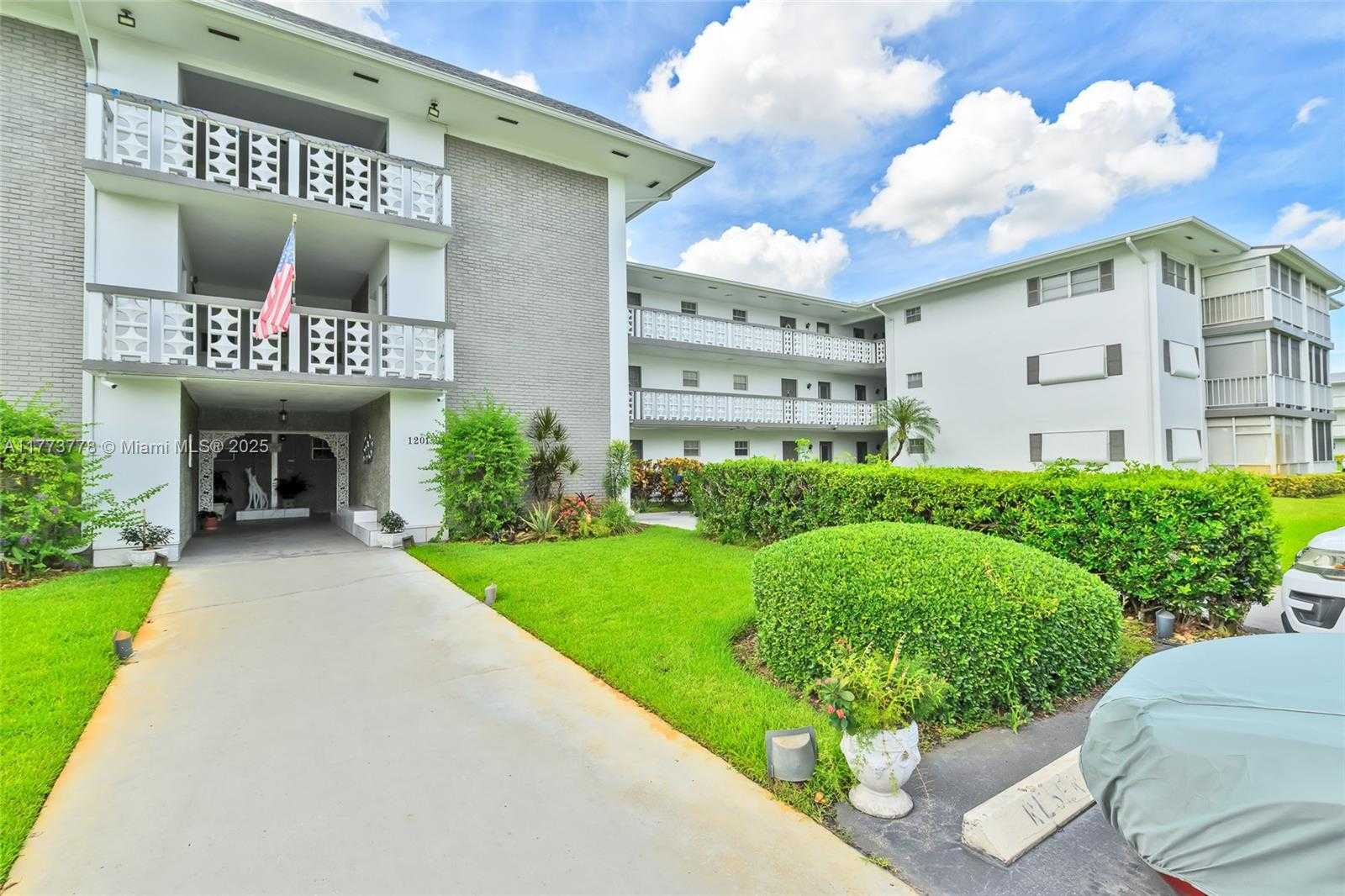 Small Image of 1201 HILLCREST CT #204, Hollywood Number 31