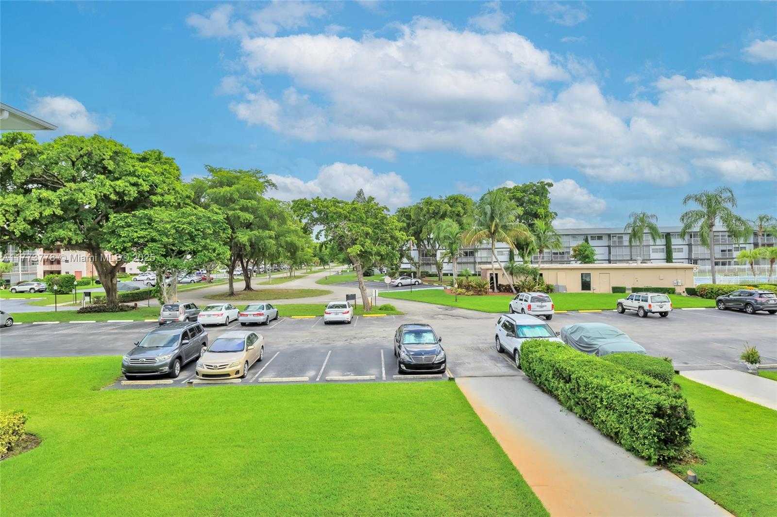Small Image of 1201 HILLCREST CT #204, Hollywood Number 32