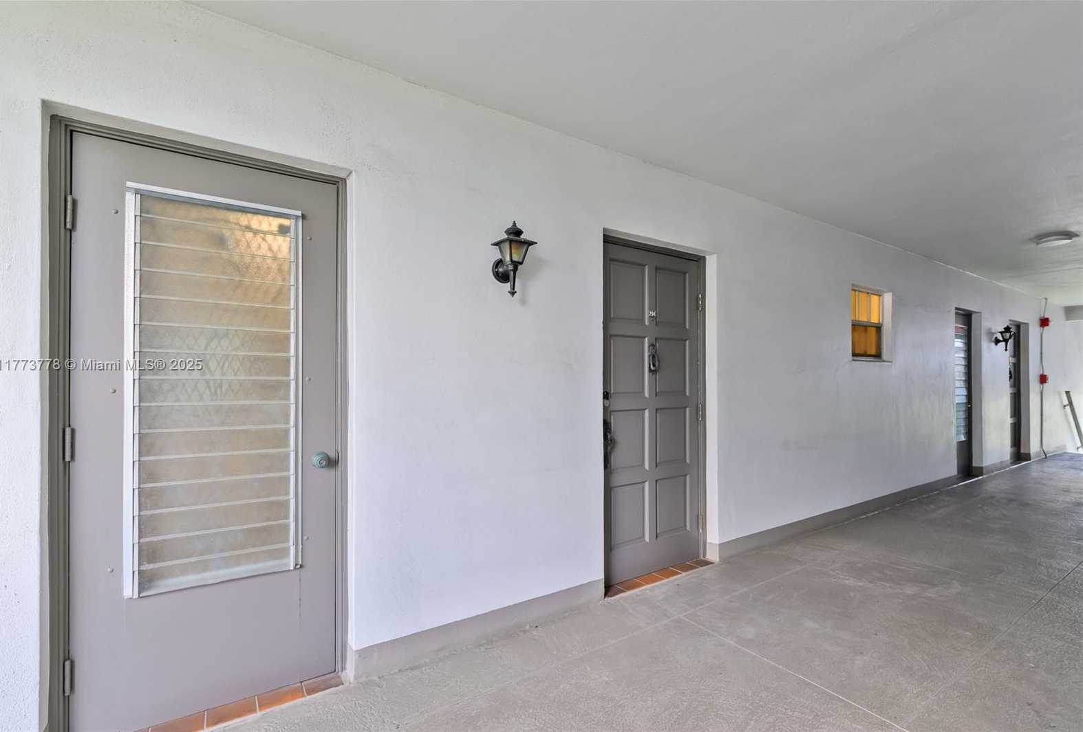 Small Image of 1201 HILLCREST CT #204, Hollywood Number 33