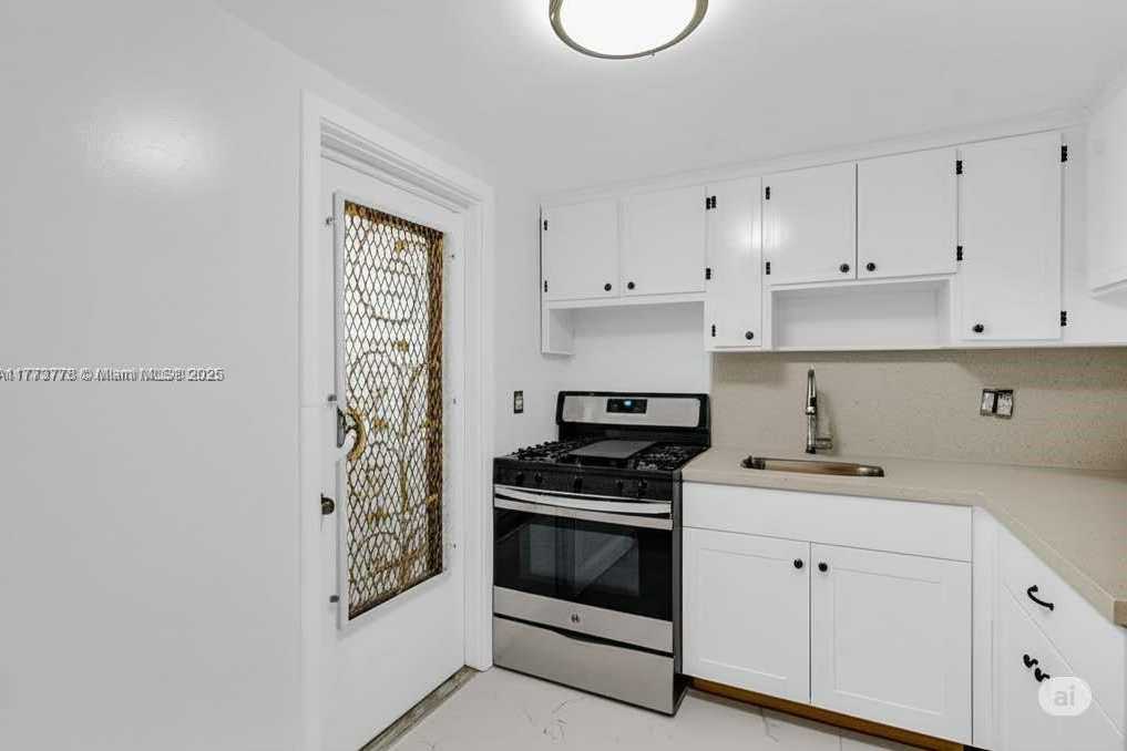 Small Image of 1201 HILLCREST CT #204, Hollywood Number 7