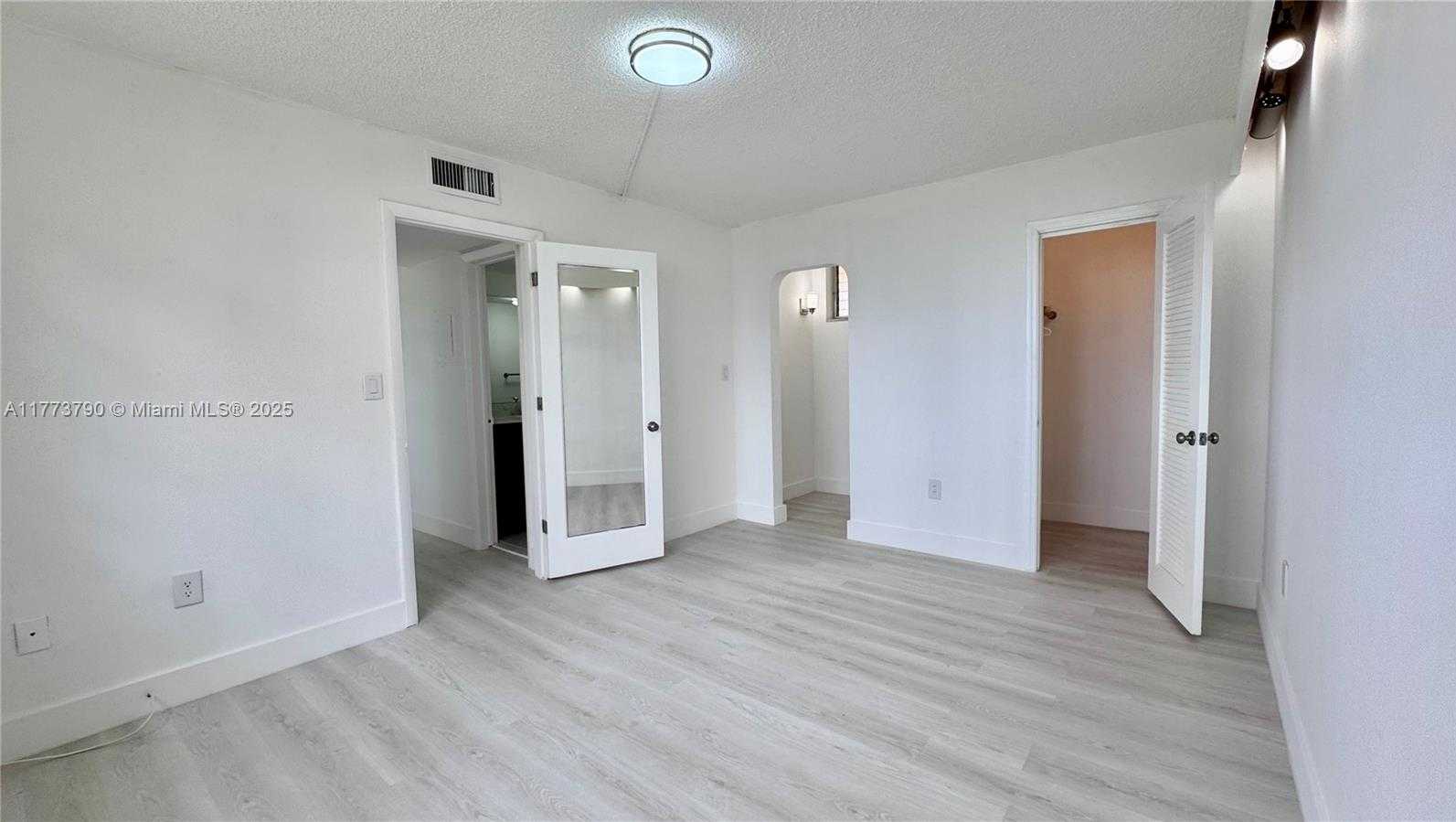 Small Image of 2999 POINT EAST DR #C101, Aventura Number 11