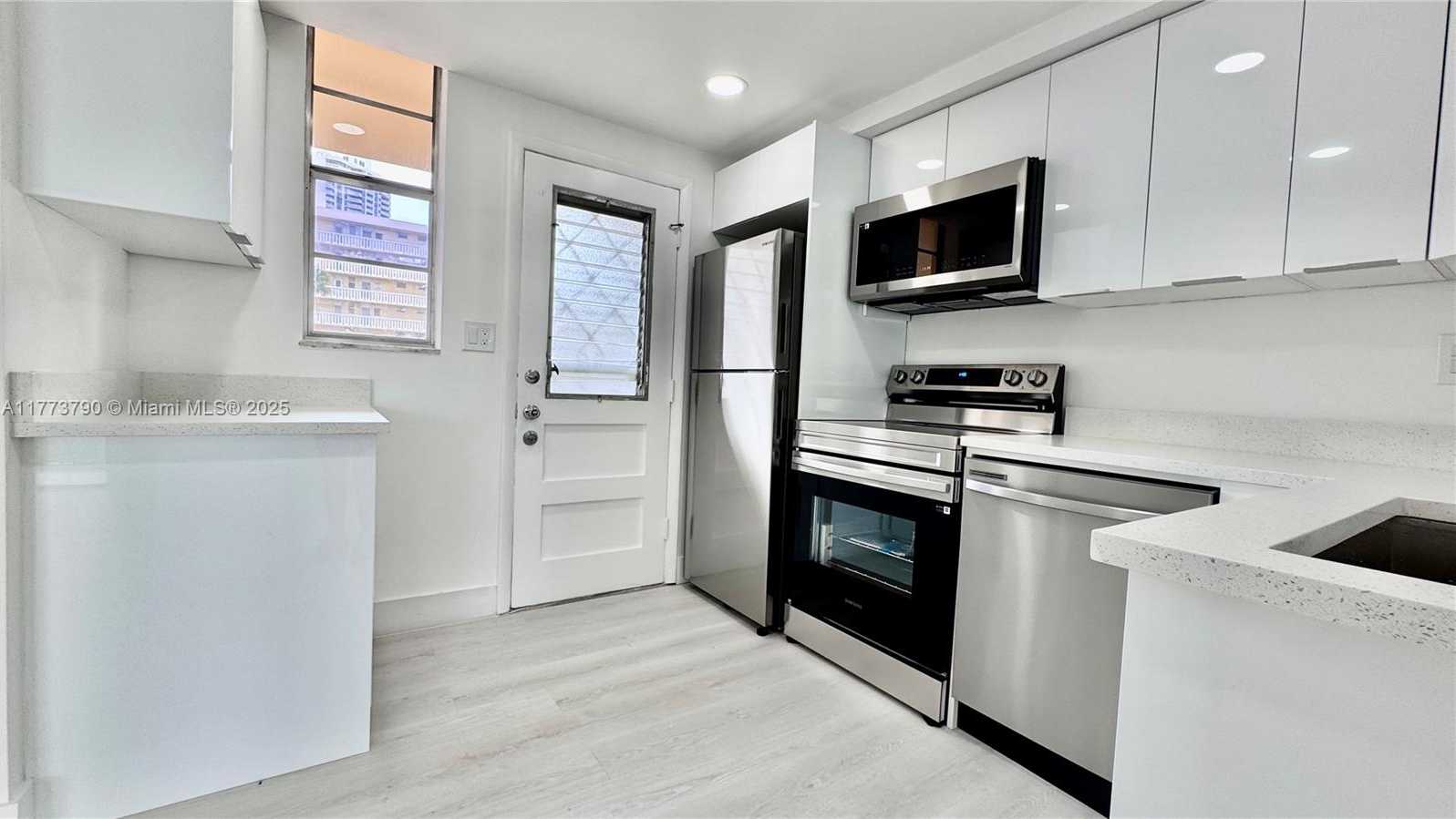 Small Image of 2999 POINT EAST DR #C101, Aventura Number 20