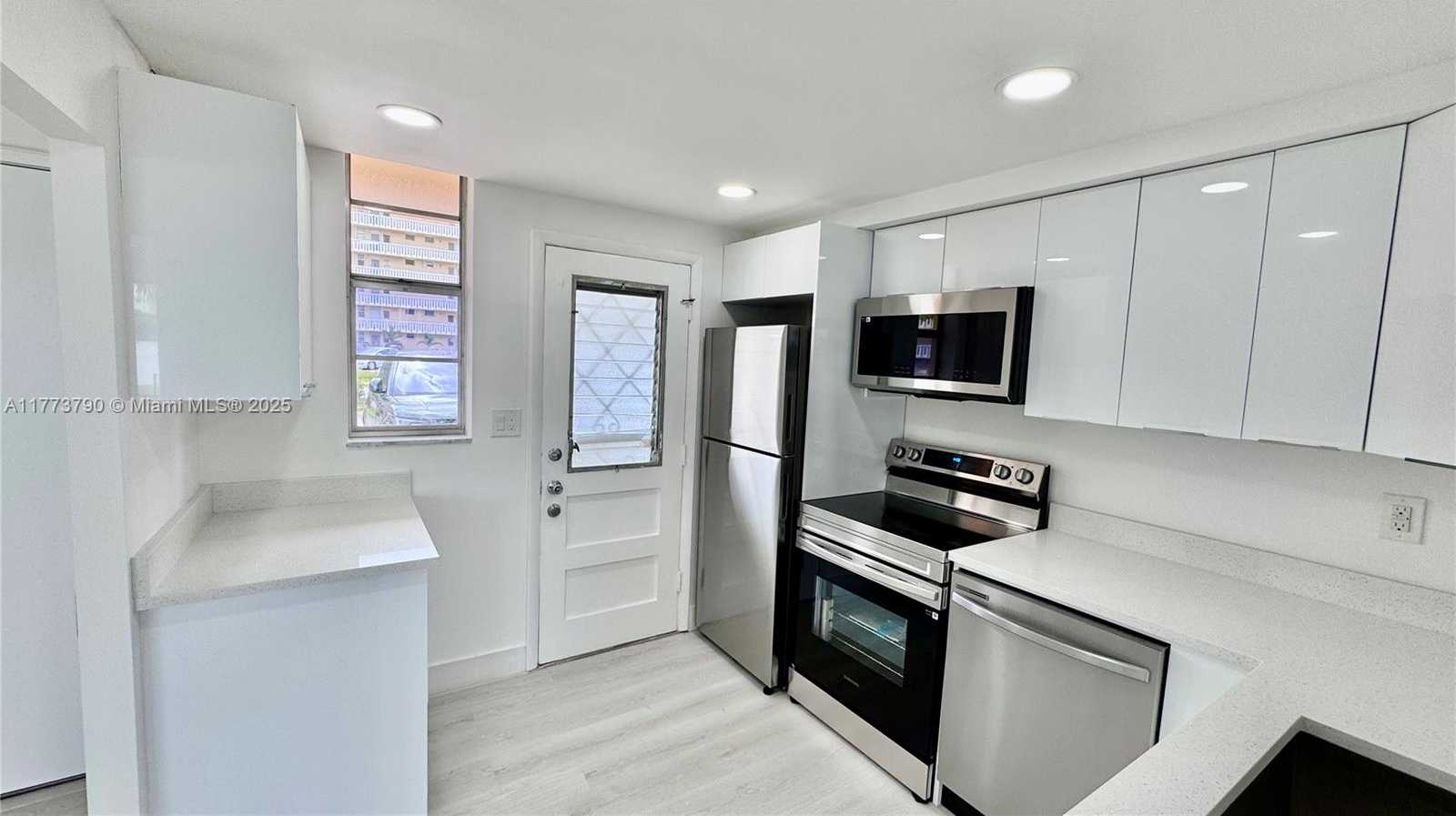 Small Image of 2999 POINT EAST DR #C101, Aventura Number 24
