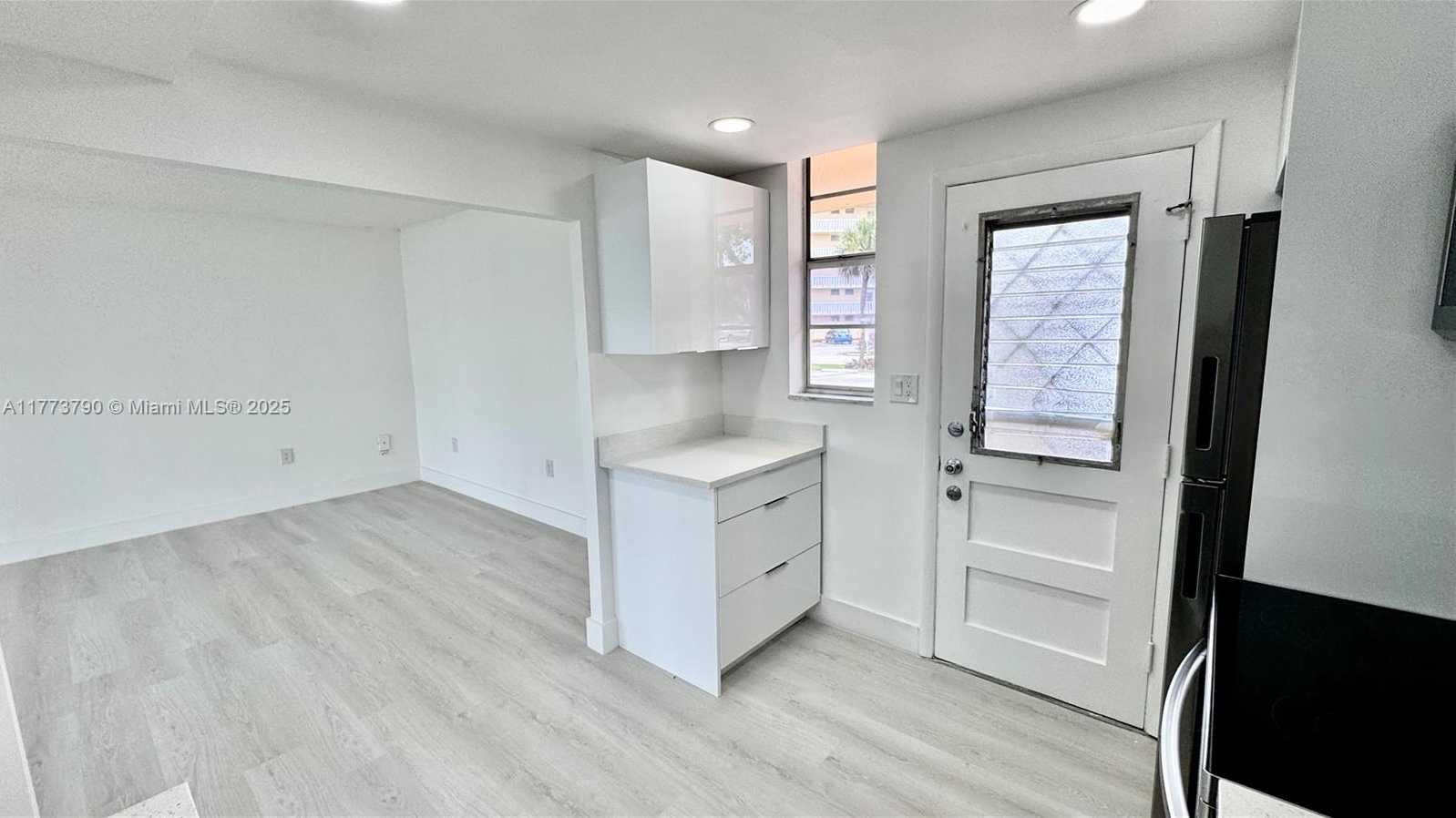 Small Image of 2999 POINT EAST DR #C101, Aventura Number 27