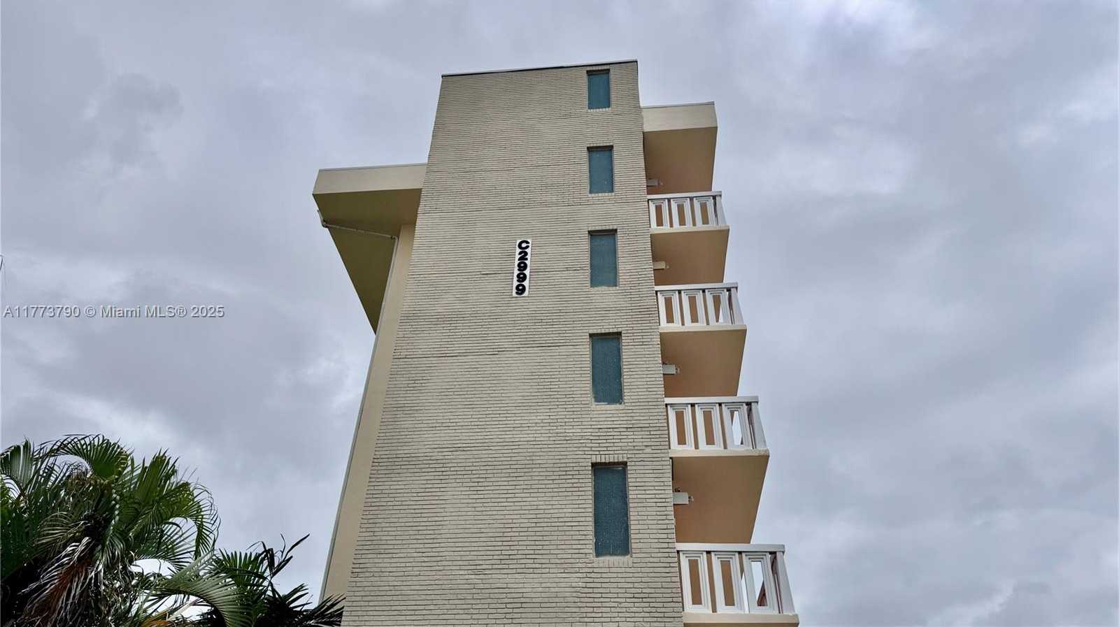 Small Image of 2999 POINT EAST DR #C101, Aventura Number 35