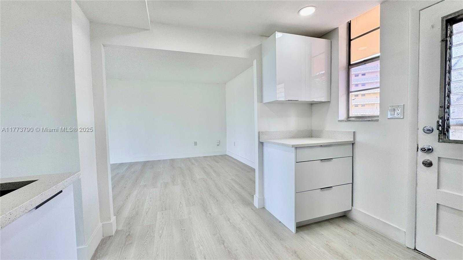 Small Image of 2999 POINT EAST DR #C101, Aventura Number 4