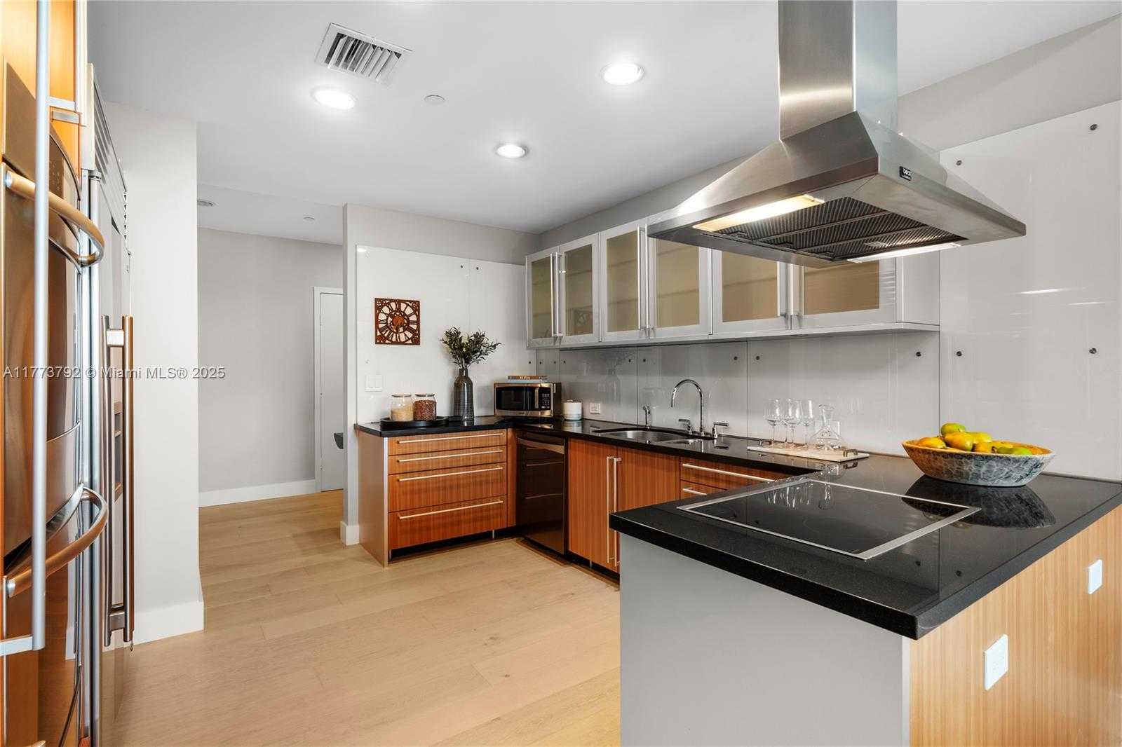 Small Image of 6103 AQUA AVE #401, Miami Beach Number 12