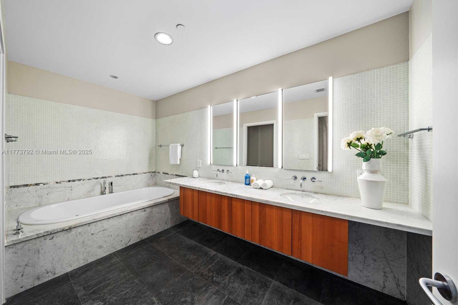 Small Image of 6103 AQUA AVE #401, Miami Beach Number 16