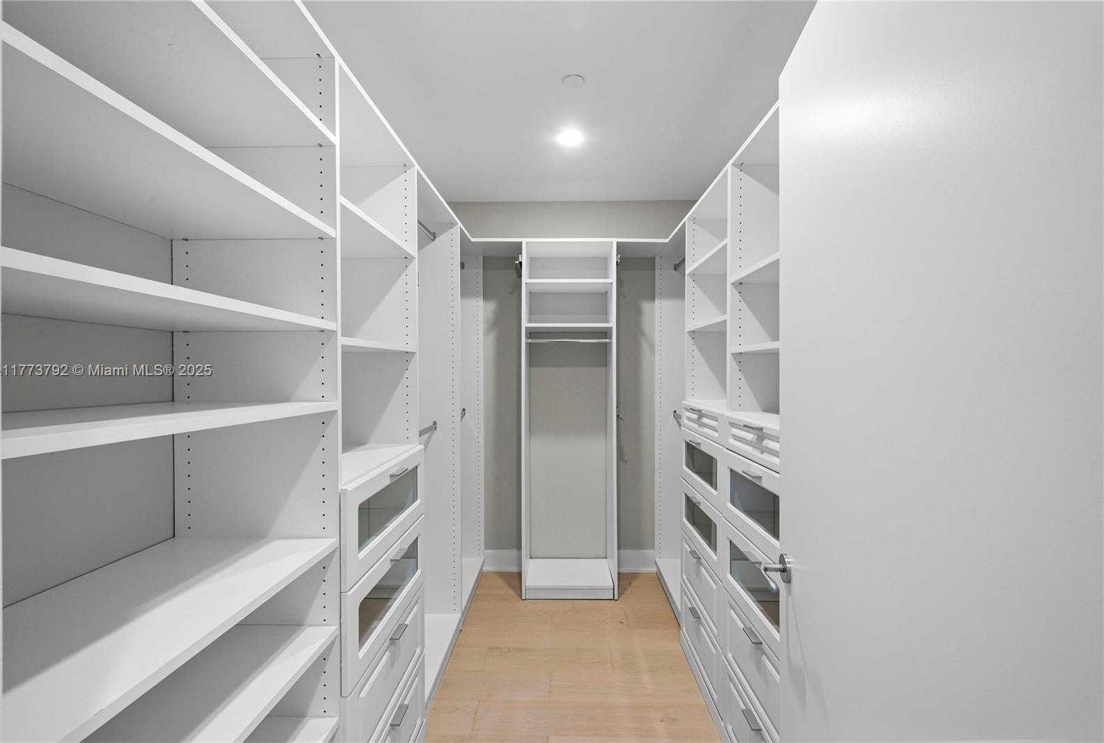Small Image of 6103 AQUA AVE #401, Miami Beach Number 20