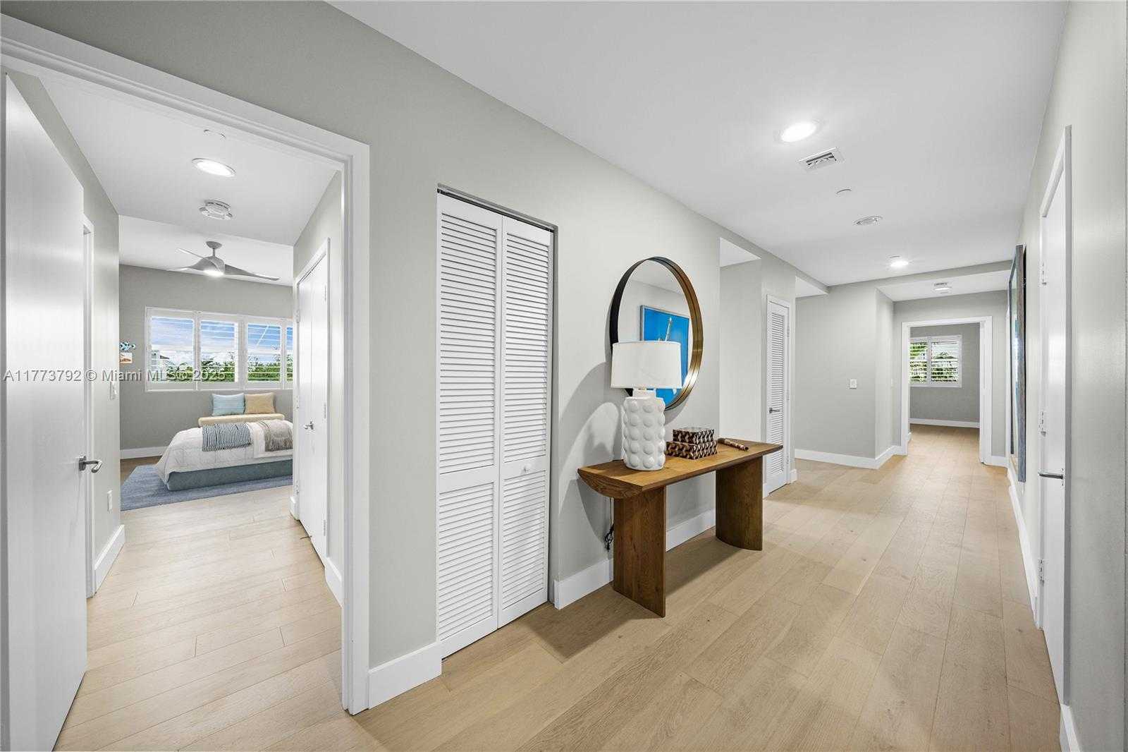 Small Image of 6103 AQUA AVE #401, Miami Beach Number 3