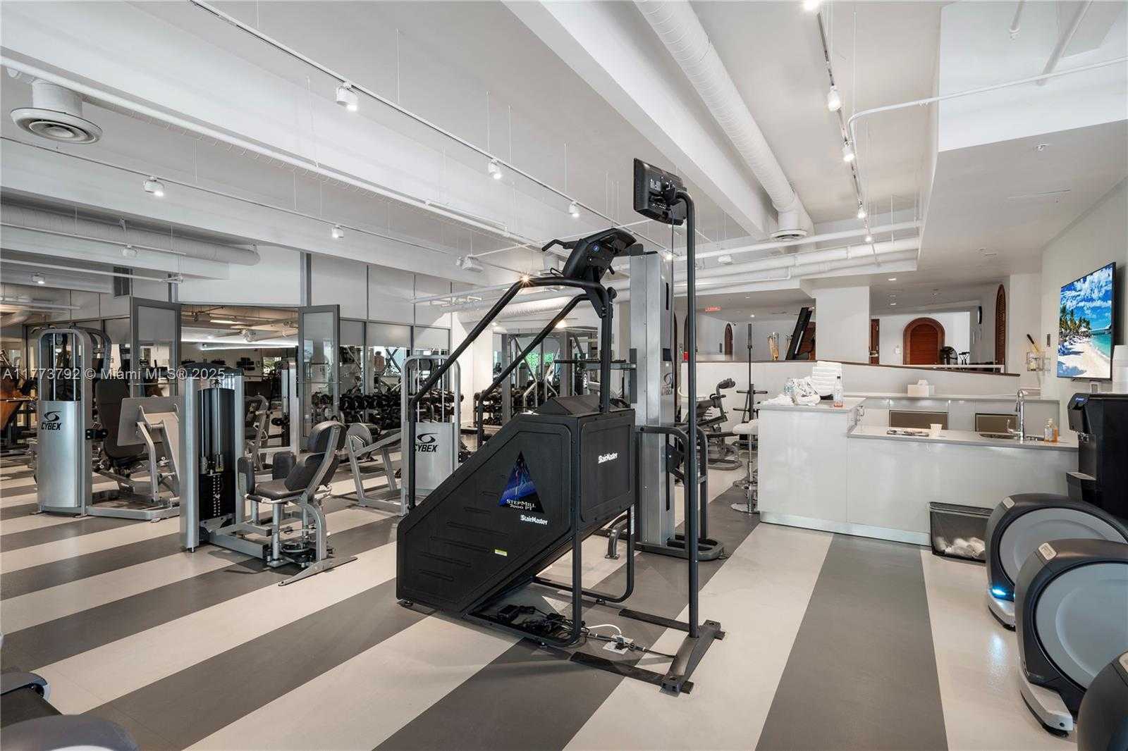 Small Image of 6103 AQUA AVE #401, Miami Beach Number 43